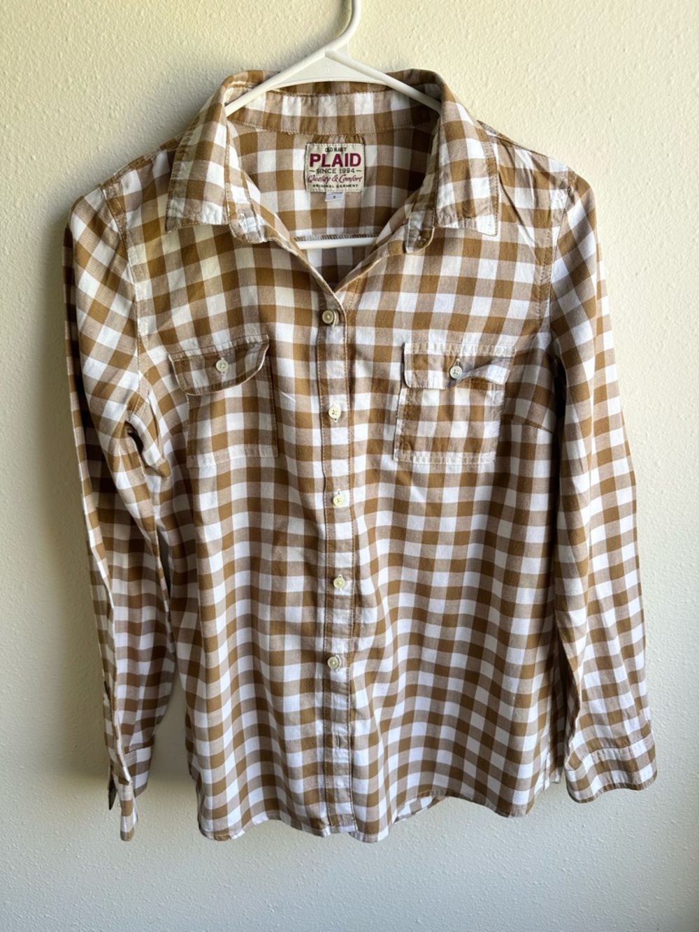 ✨ Old Navy Tan Gingham Plaid Button Down Shirt Small ✨